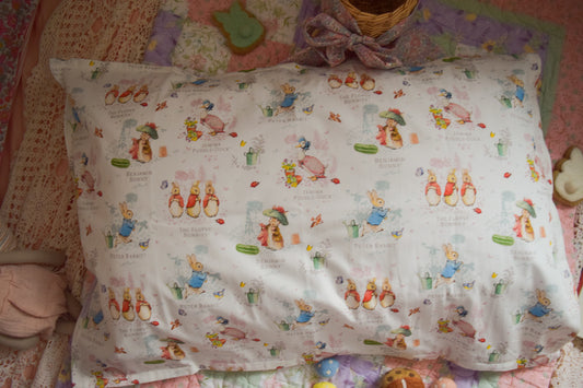 Limited Edition Peter Rabbit Pillowcase - White with Character Titles